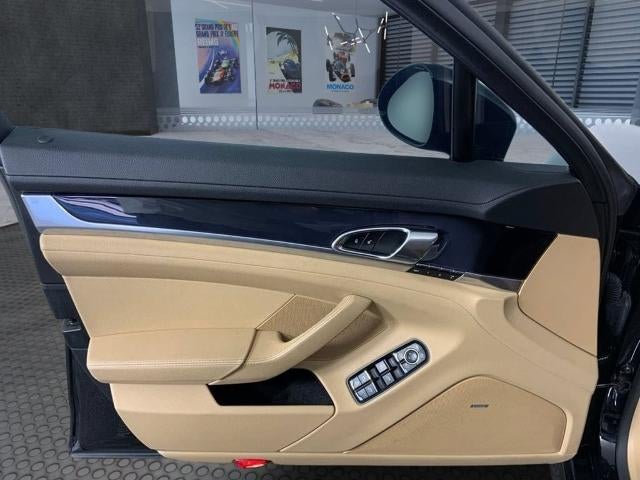 2013 Porsche Panamera 4dr HB