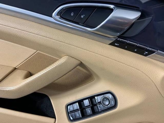 2013 Porsche Panamera 4dr HB