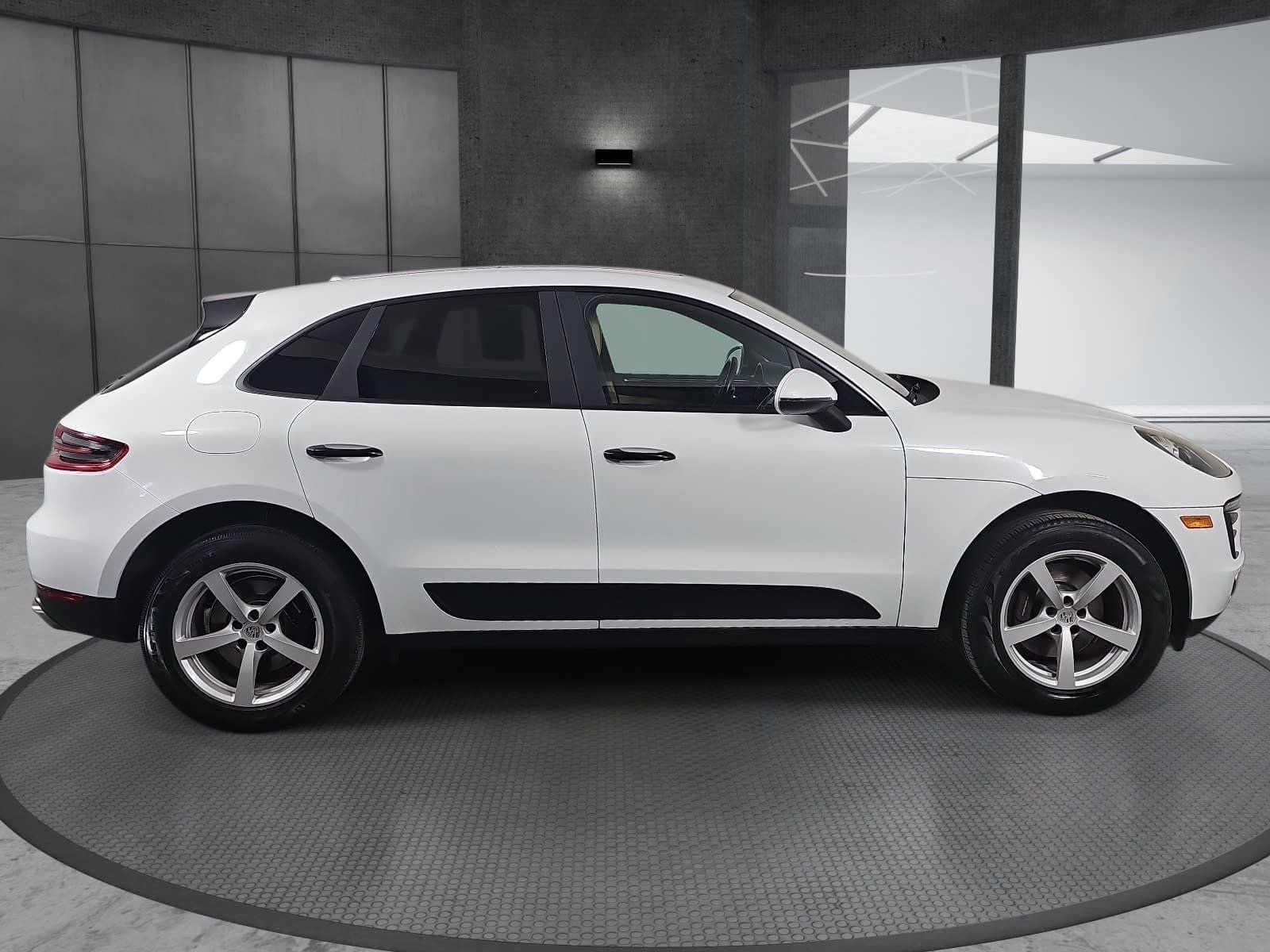 2018 Porsche Macan AWD